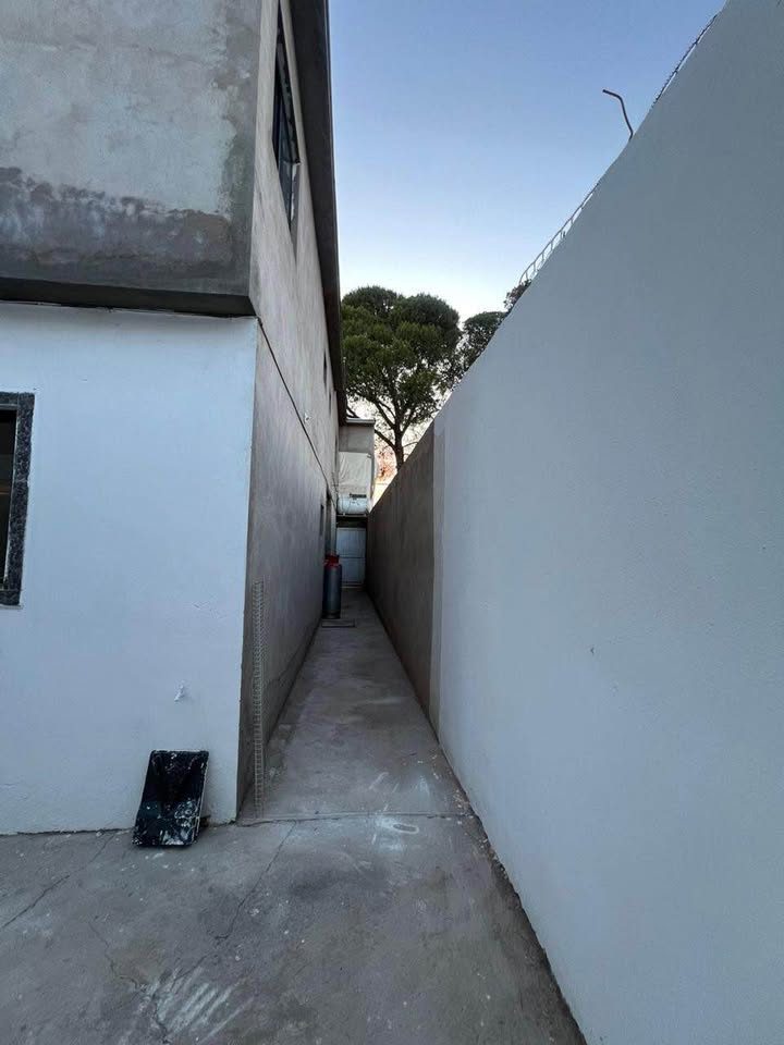 5 Beds 2 Baths - House 3