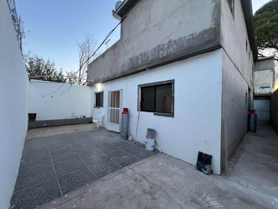 5 Beds 2 Baths - House 2