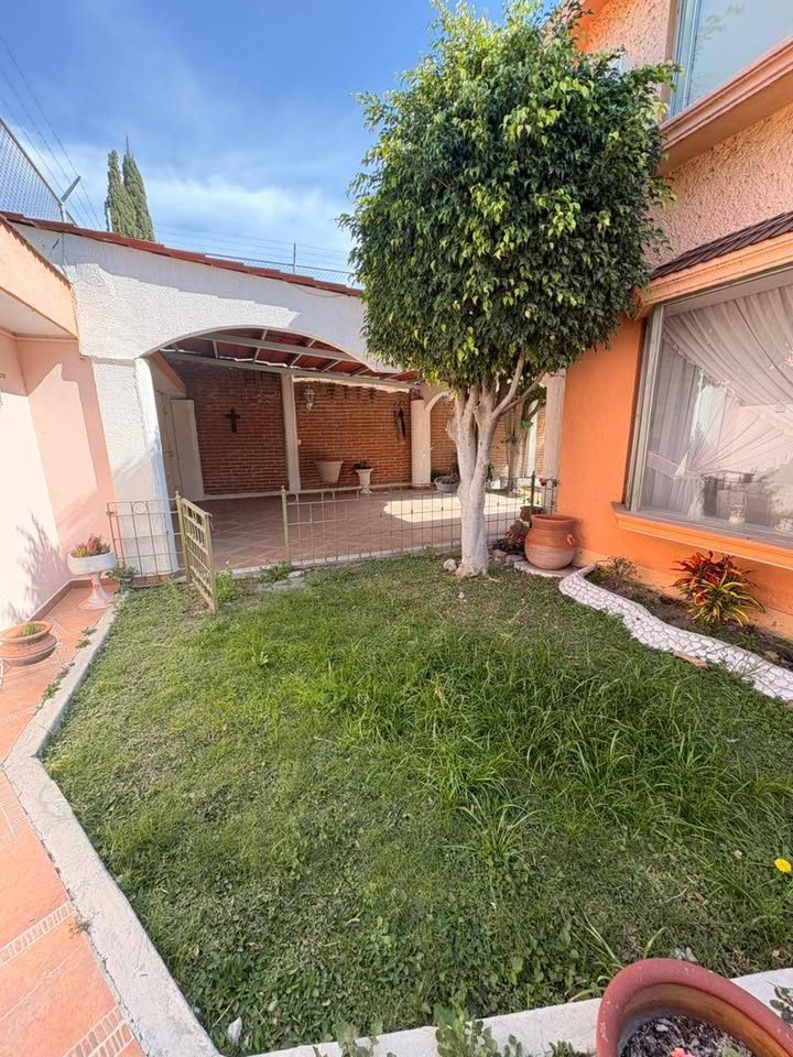 HERMOSA CASA EN VENTA EN ARBOLEDAS 2