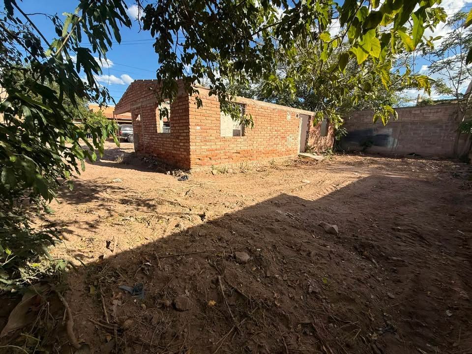 Se vende terreno con construcción 3