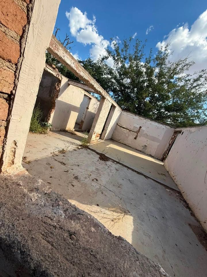 Se vende terreno con construcción 2