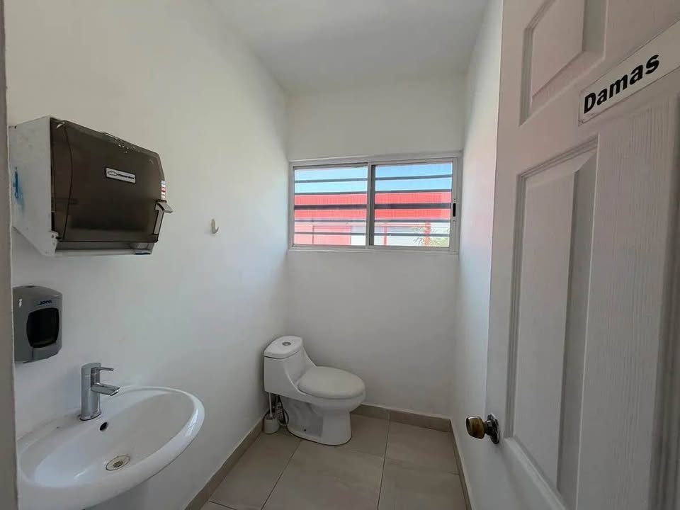 Bodega en renta · 835 m² · San Nicolás de los Garza 3