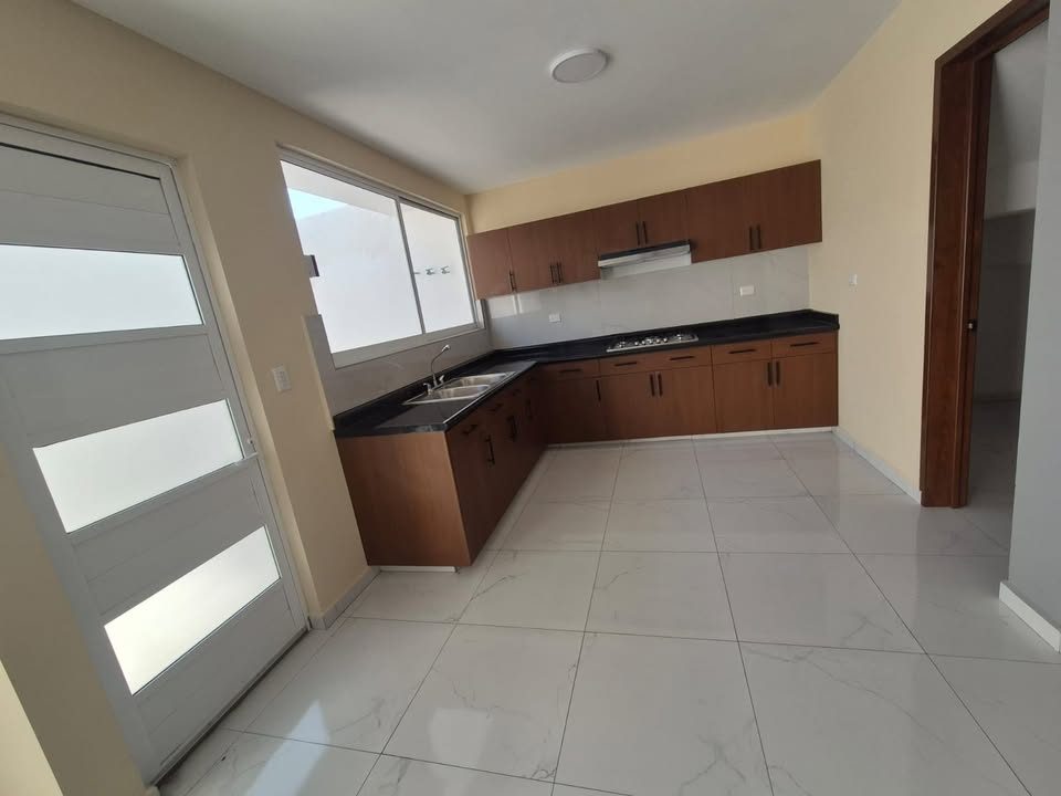 4 habitaciones 3 baños Casa 3