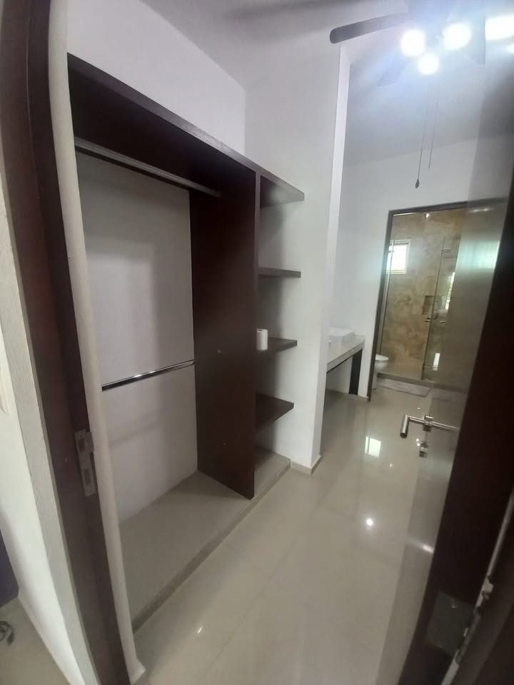 3 habitaciones 5 baños Casa 2