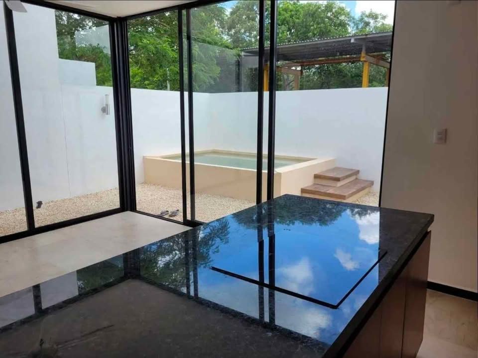 RENTA de Townhouse con alberca en Cholul 2