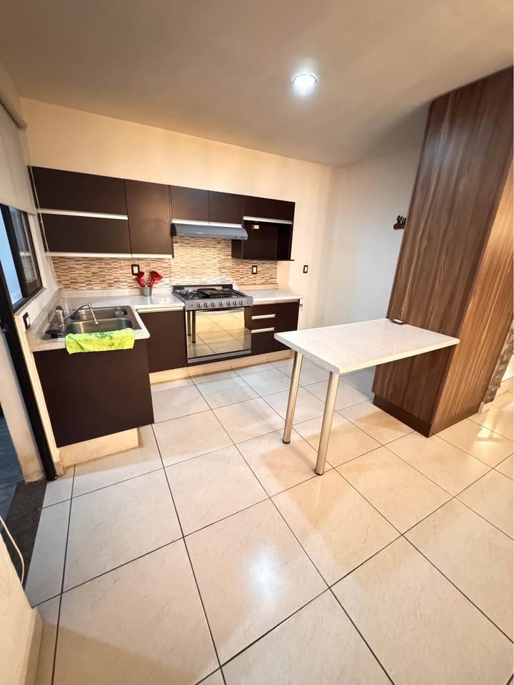 Katania casa en renta $13,0000 3