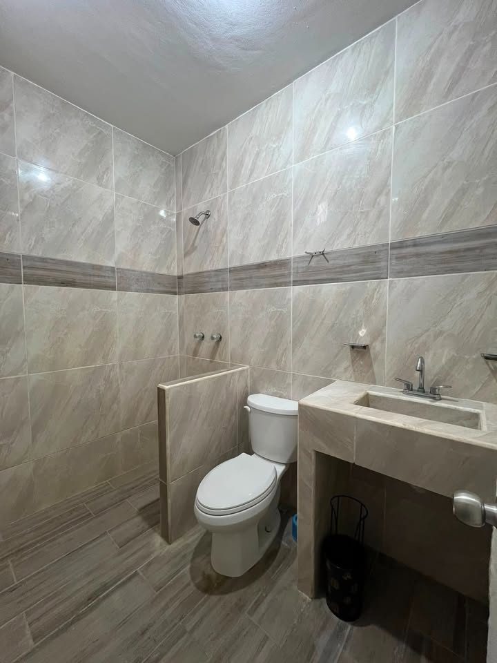 1 habitación 1 baño Departamento 2