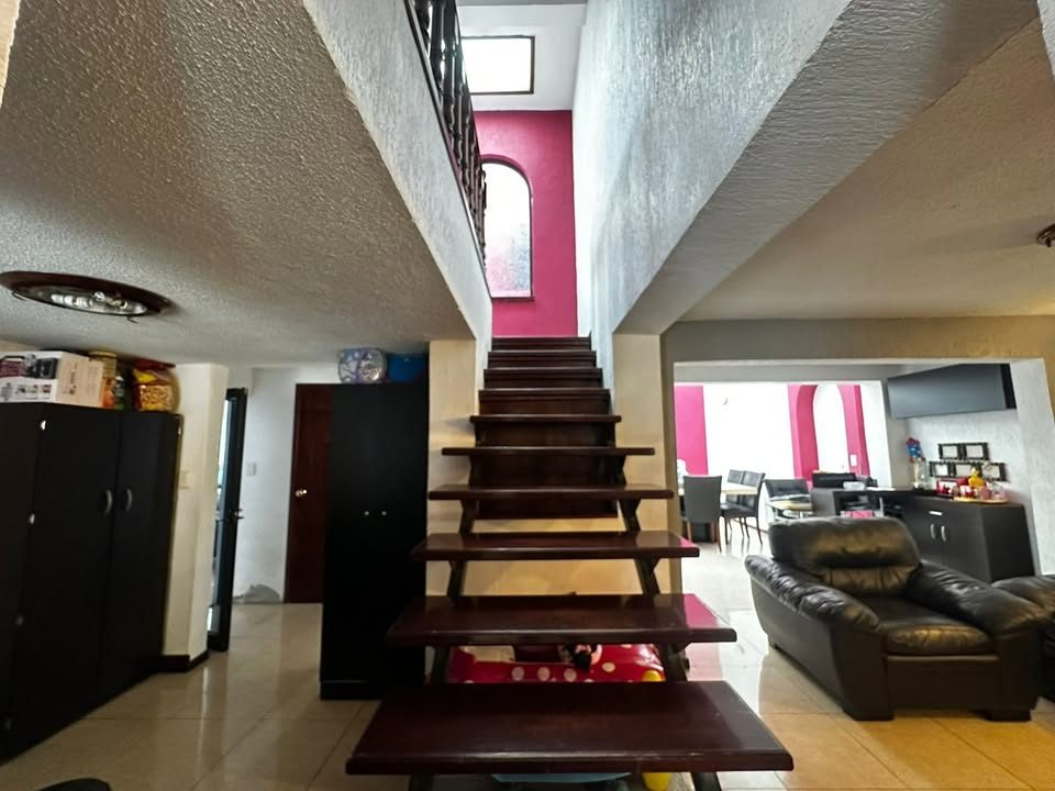 6 habitaciones 3 baños Casa 3