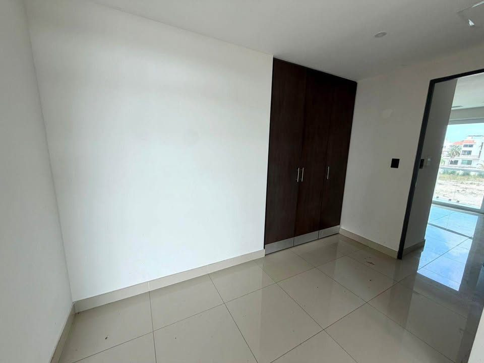 3 Beds 5 Baths - Townhouse 2