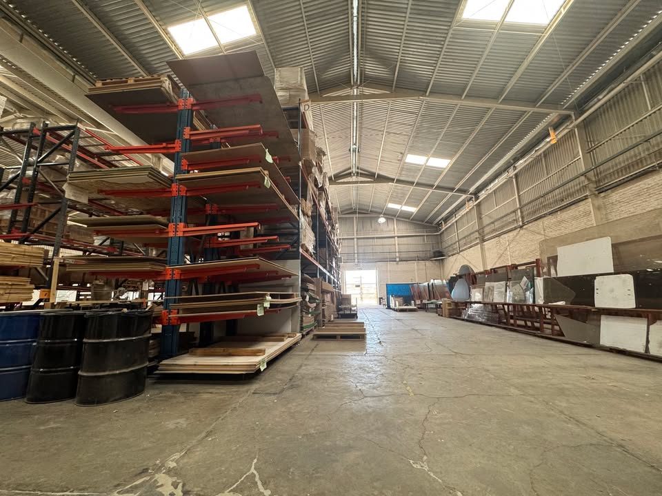 Renta de Bodega - 1300m2 excelente ubicación Zapopan 3