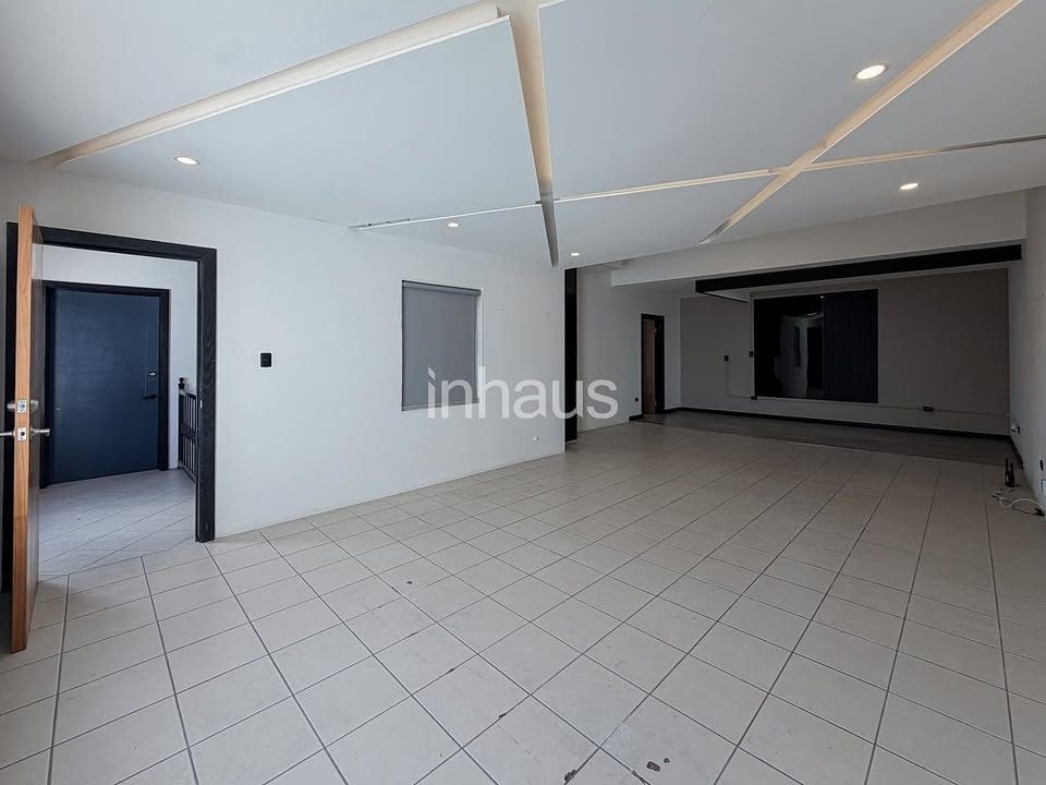 Local Comercial en renta, excelente Ubicación, Sobre Ave. Mirador 3