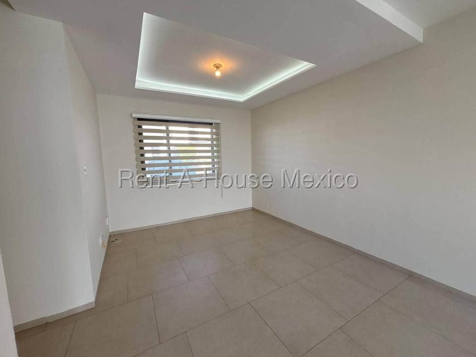Renta casa Zibatá 3 recámaras 3