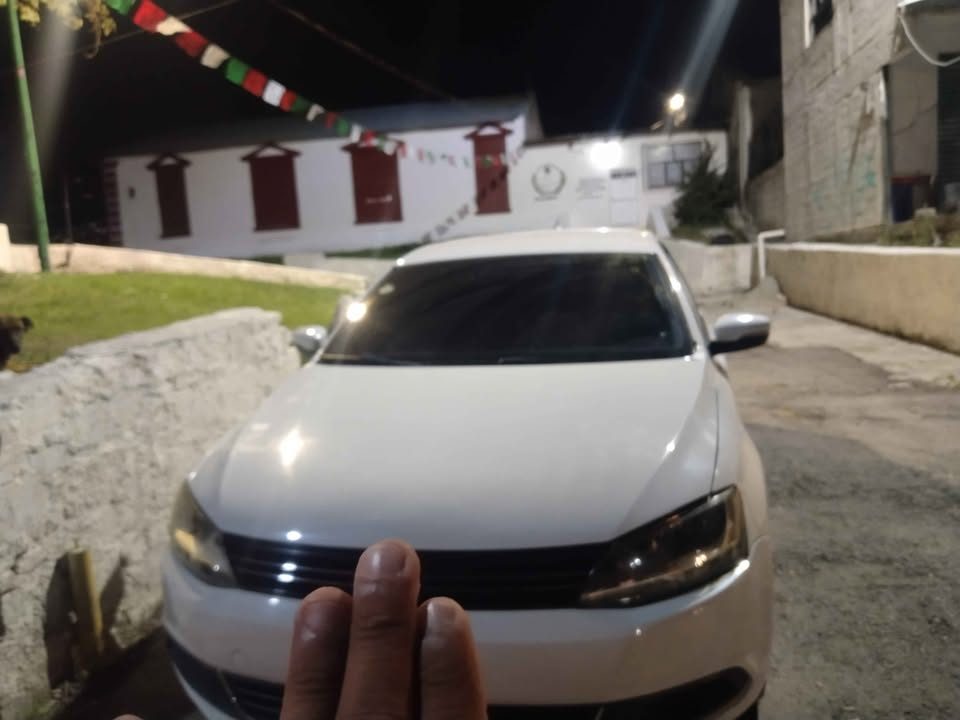 Jetta 2014 motor 2.5
Rines18" con llantas 1/2 vida
Interiores de tela cuidados
Vidrios eléctricos 3