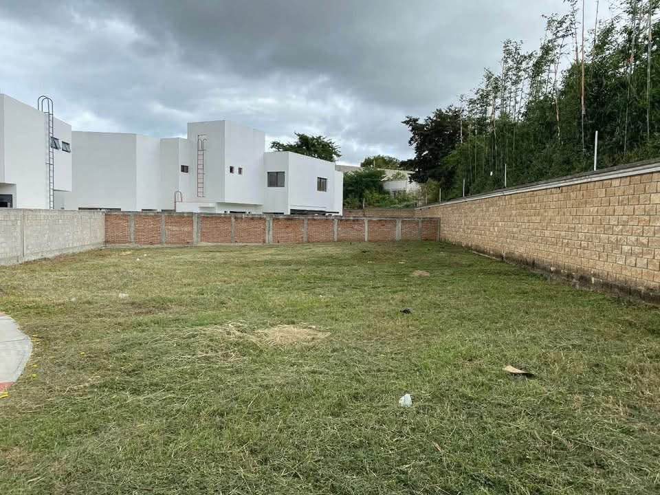 SE VENDE TERRENO RESIDENCIAL 2
