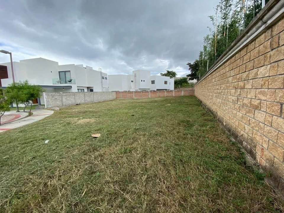 SE VENDE TERRENO RESIDENCIAL 3