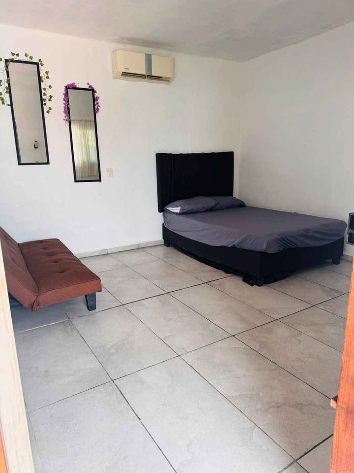 Renta de Quinta
Quinta  Roko !!
con estancia estamos en salinas victoria 2