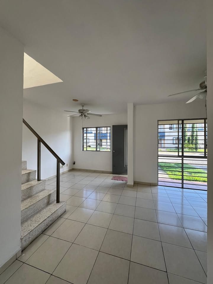 3 habitaciones 2.5 baños Casa 3