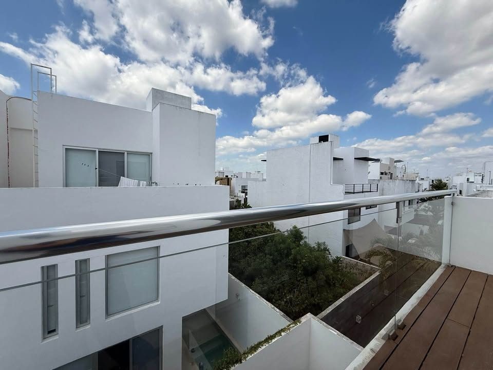 3 Beds 4 Baths - House 3