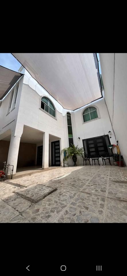 Casa en venta · 4 rec · León 2