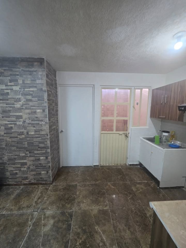 2 habitaciones 1 baño Casa 3
