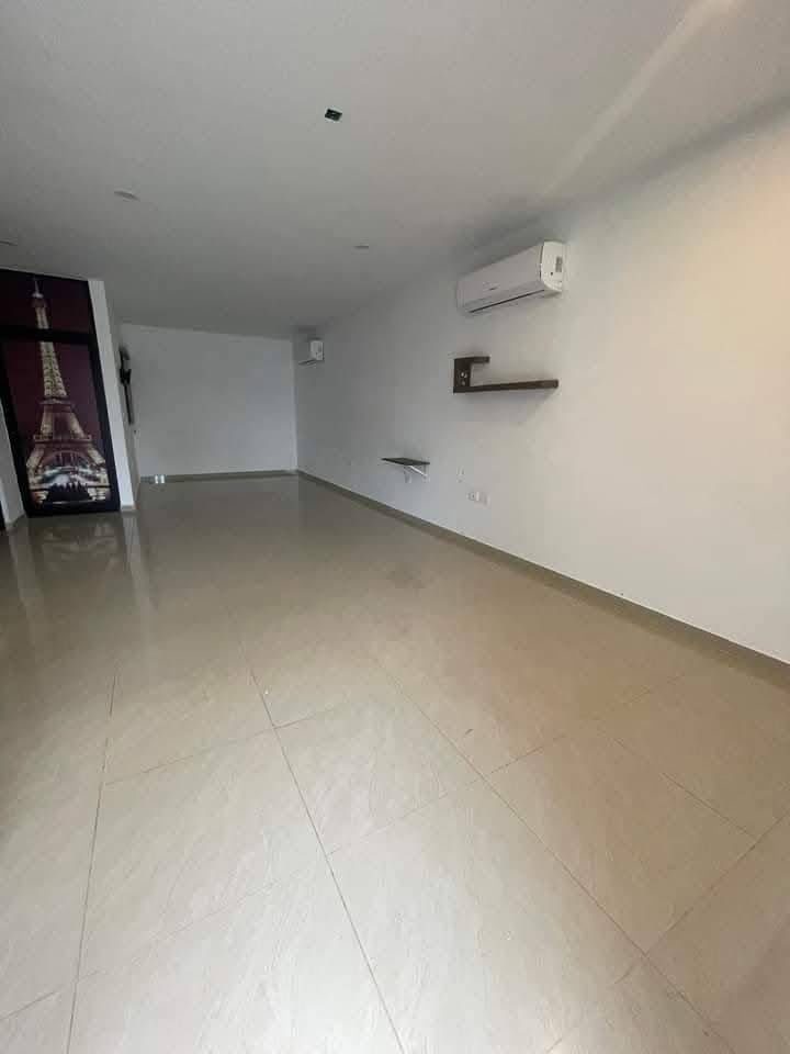 ✅ CASA EN RENTA EN KEDROS MANTTO INCLUIDO 3