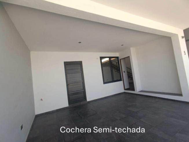 Casa en venta · 3 rec · 240 m² · Lomas de Angelópolis 2