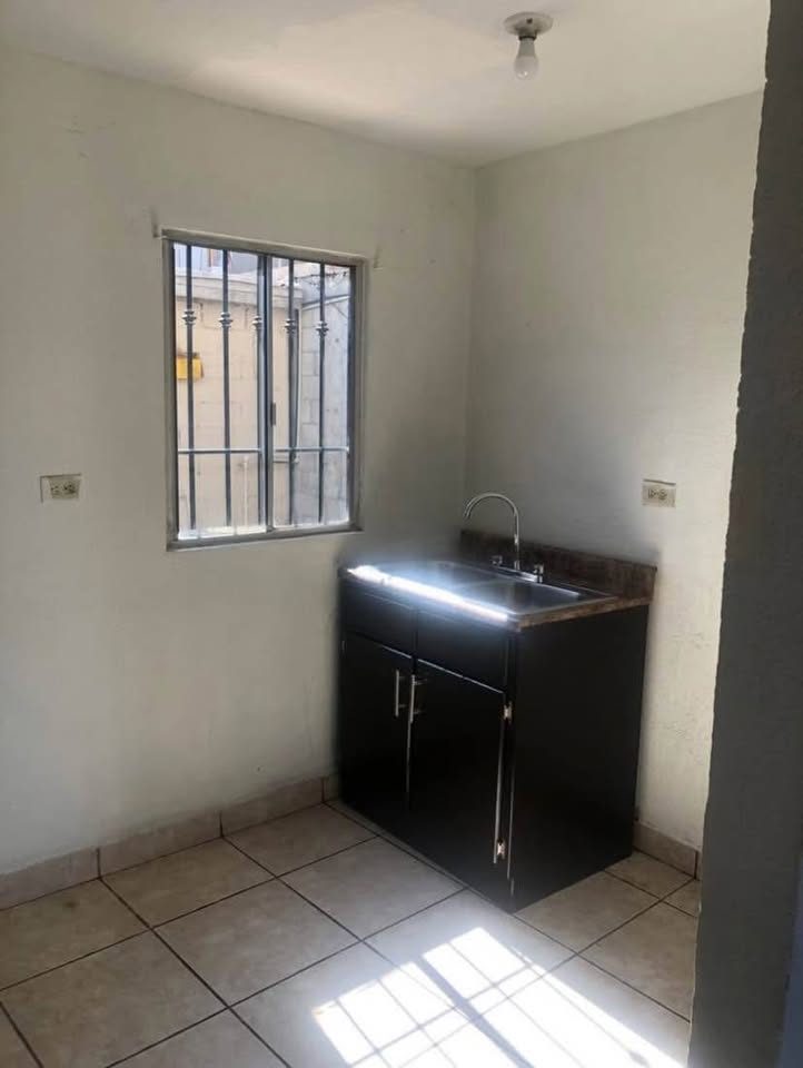 SE RENTA CASA EN CASA MAGNA (villas del rey) sin amueblar 2