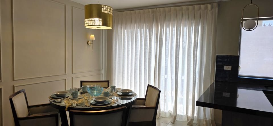 3 Beds 2.5 Baths House 2