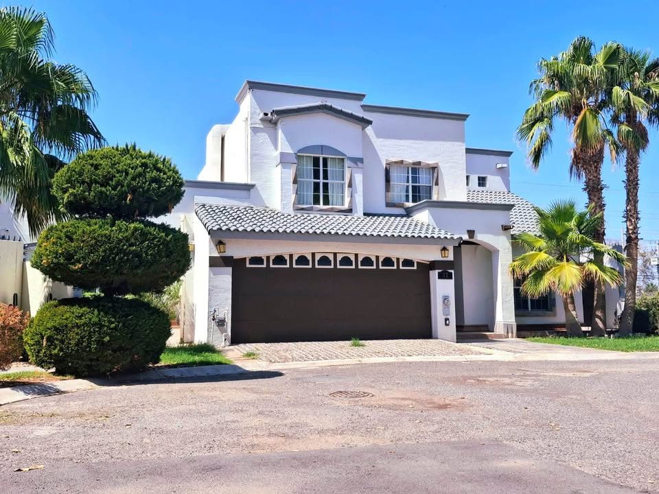 4 Beds 4.5 Baths - House 2
