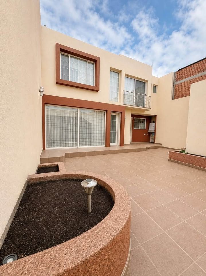 4 habitaciones 4,5 baños - Casa 2