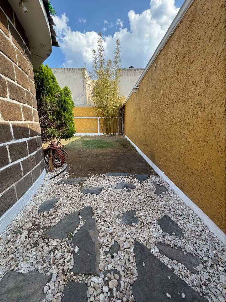 RENTA‼️ Casa de 1 piso en candiles (misión San Carlos) 3
