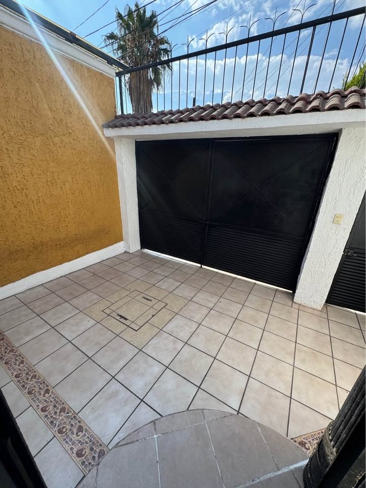 RENTA‼️ Casa de 1 piso en candiles (misión San Carlos) 2