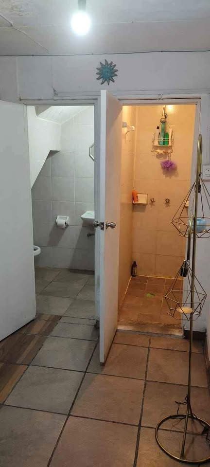 Habitacion con servicos incluidos!!
A solo 5 min de Centro medico y 10 min Centro!! 2