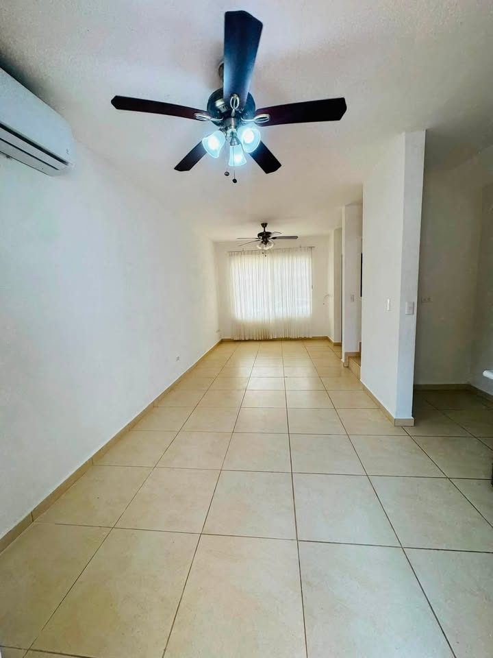 3 habitaciones 2.5 baños Casa 3
