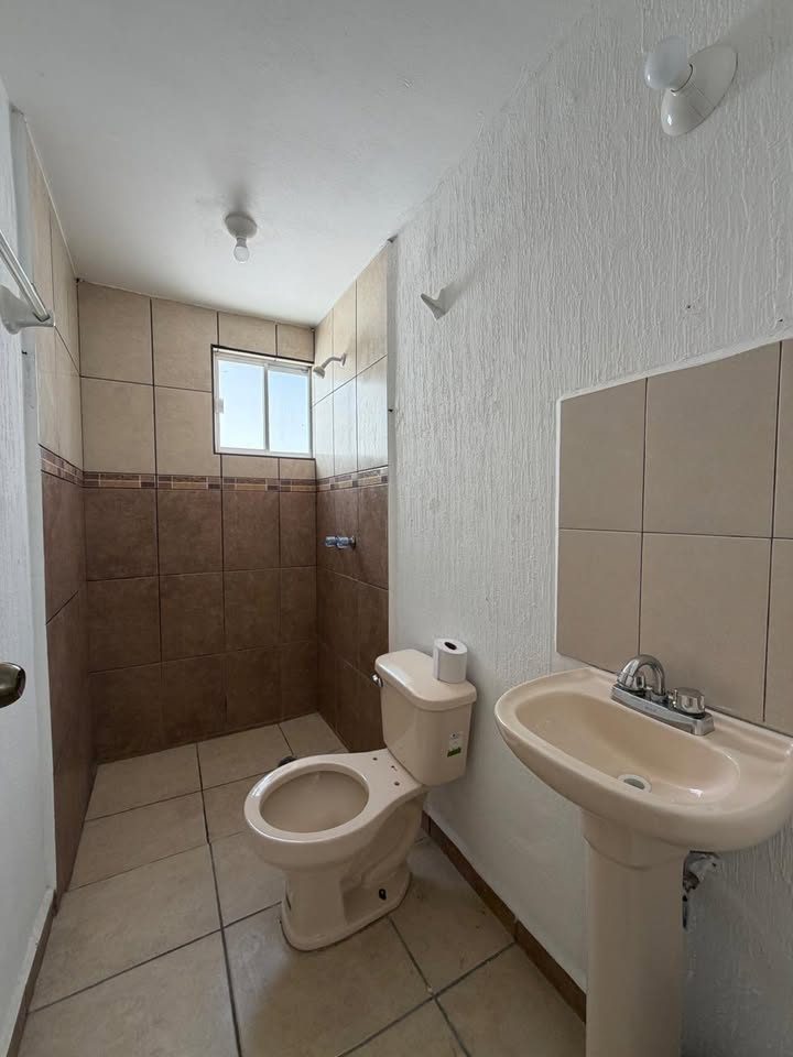 2 habitaciones 1 baño Casa 3