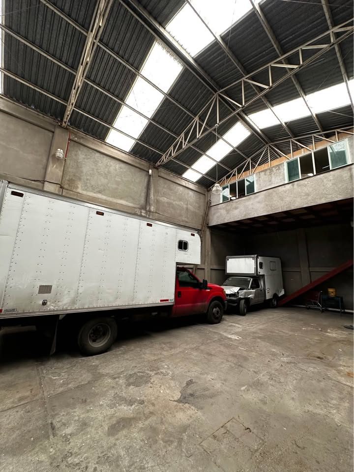 RENTÓ BODEGA 250m. Av. VILLA DE AYALA Y ESTADO DE SINALO COL. PROVIDENCIA GAM CDMX ENTRA TRAILER. 2