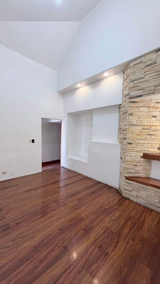 Casa en renta en Lomas de la Presa 2