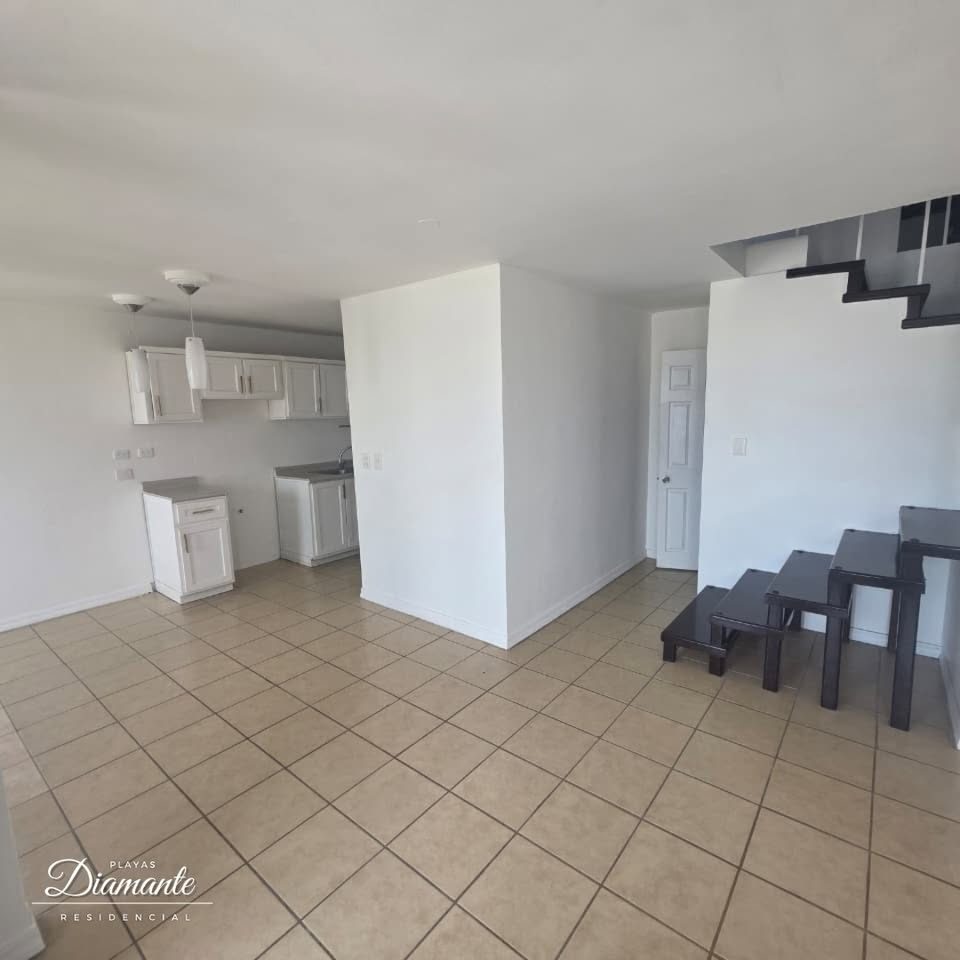 3 habitaciones 2.5 baños Casa 3