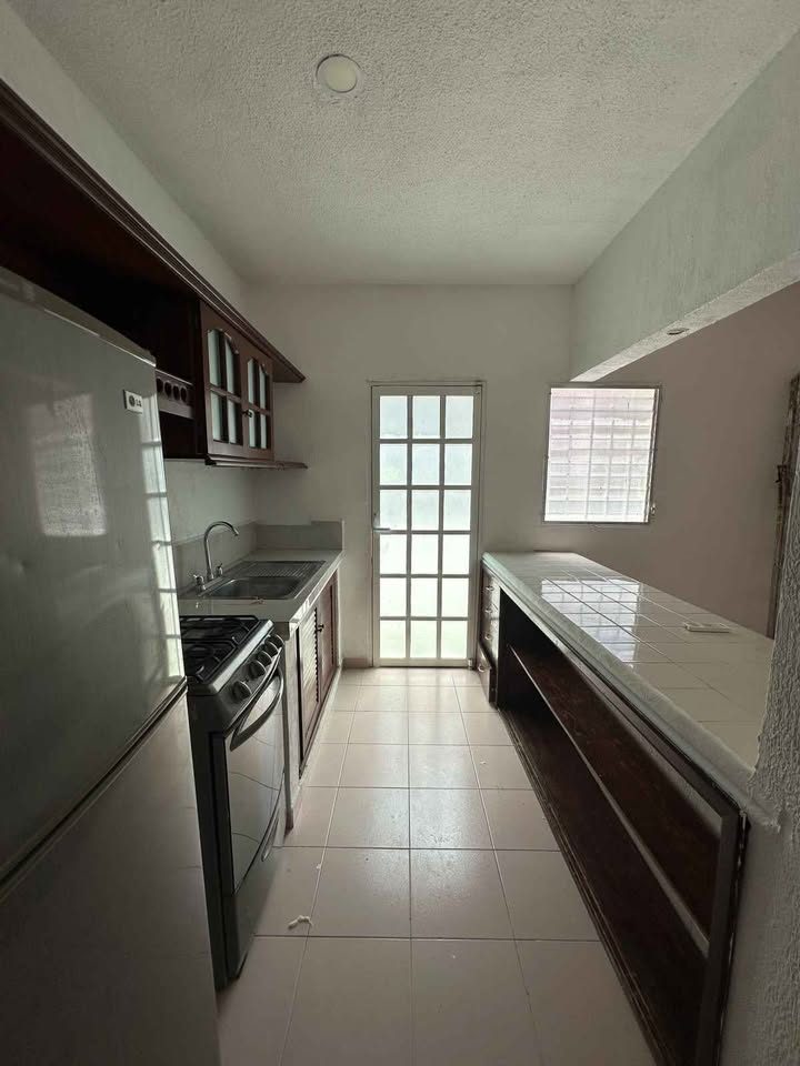 3 Beds 2 Baths - Apartment 3