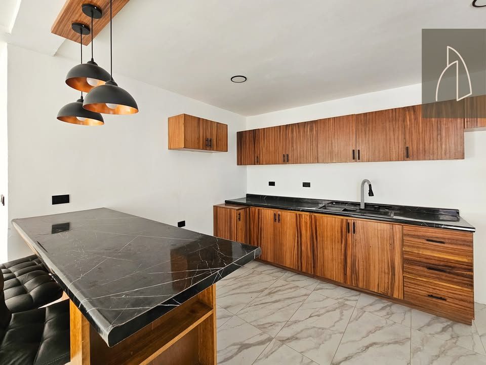 3 habitaciones 2.5 baños Casa 3
