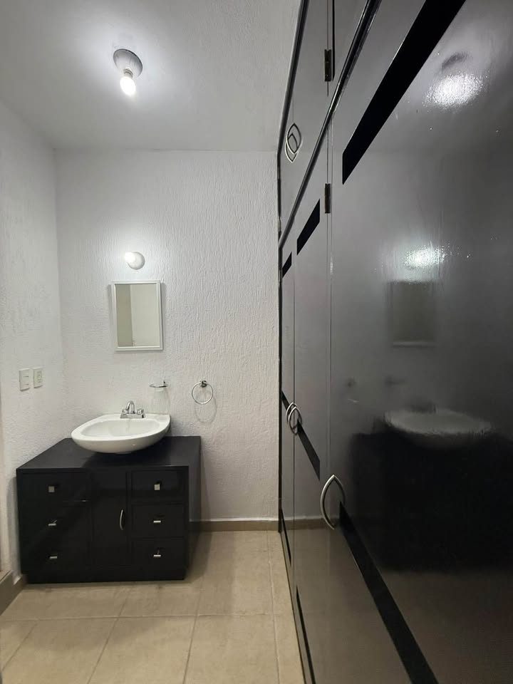 2 Beds 2 Baths - House 3