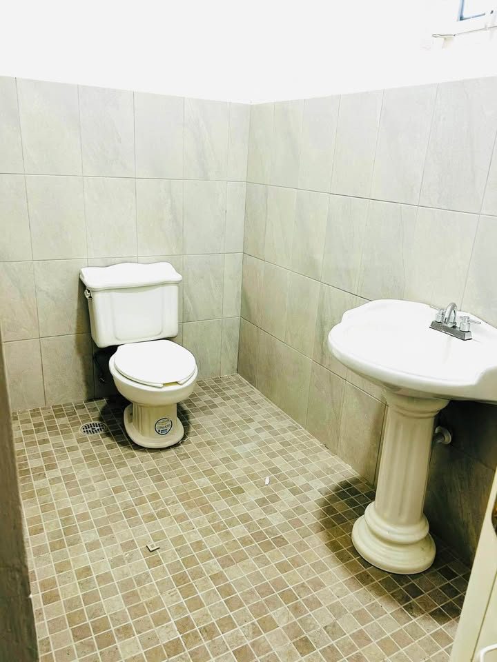 🚨✨ ¡LOCAL COMERCIAL SÚPER AMPLIO EN EXCELENTE UBICACIÓN! ✨🚨 2