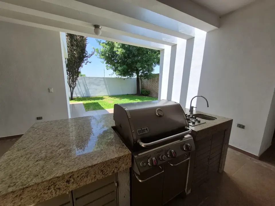 3 habitaciones 4.5 baños Casa 2