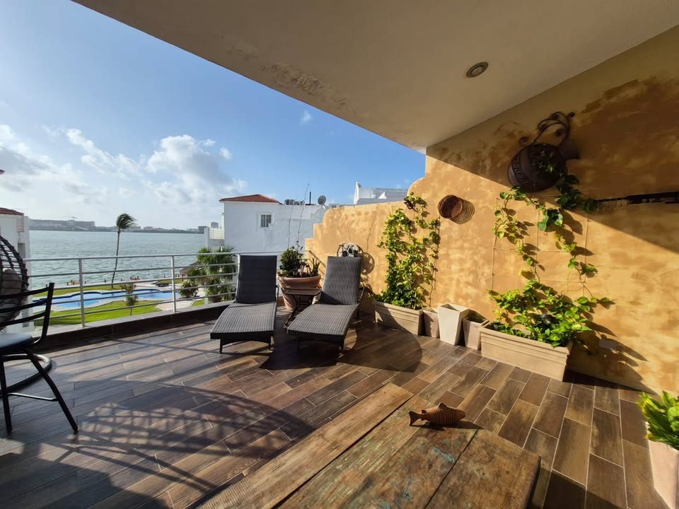 2 Beds 2 Baths Apartment 2