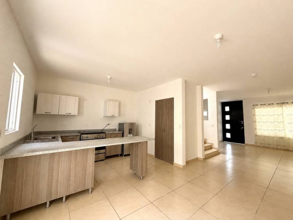 3 habitaciones 2.5 baños Casa 3