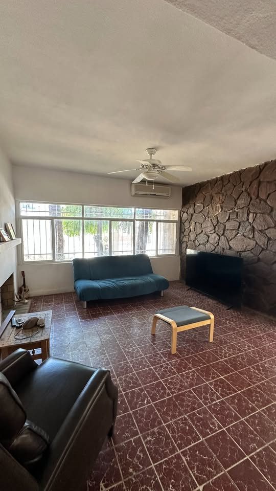 CASA EN RENTA PARA OFICINAS  3