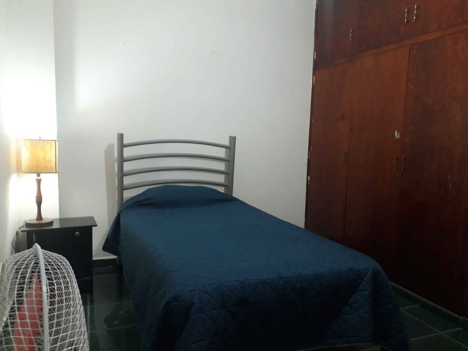 HABITACIÓN AMUEBLADA 3