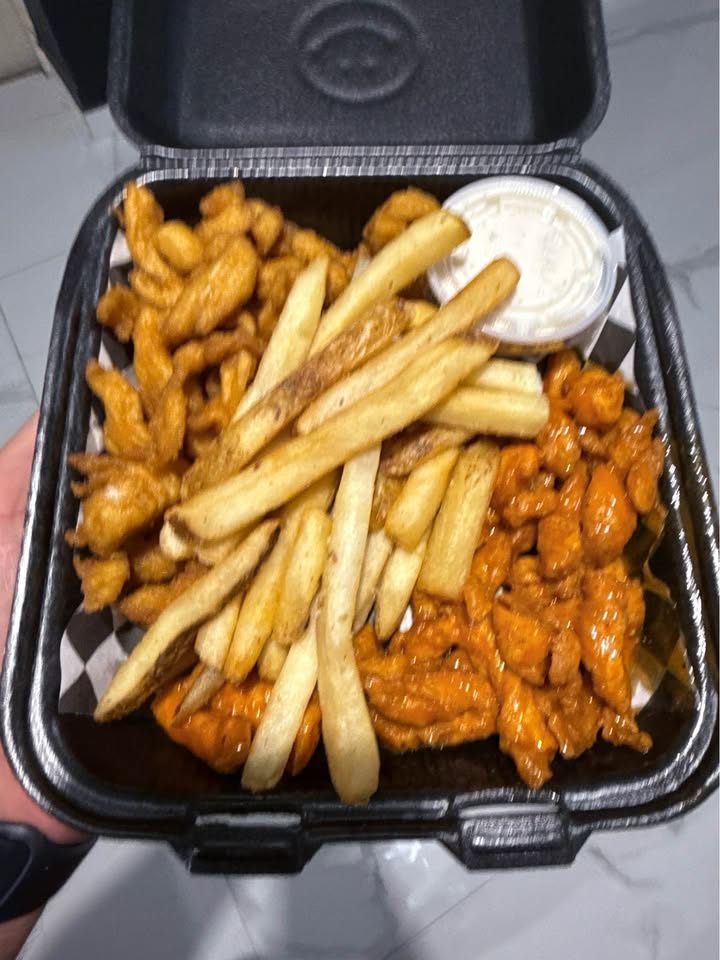 PARA CADA ANTOJO, UNA CHULADA 🔥

Crispy, búfalo, papas y nuestras papas especiales 🤤 Todo preparad 3