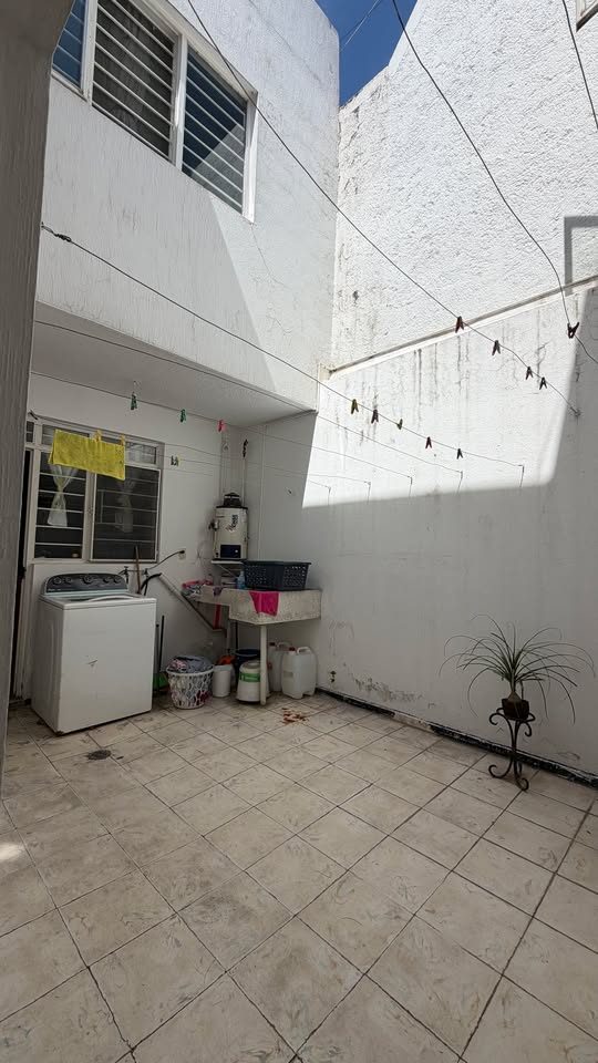 6 habitaciones 3 baños Casa 3