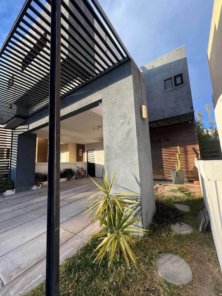 RENTA CASA MODERNA 2